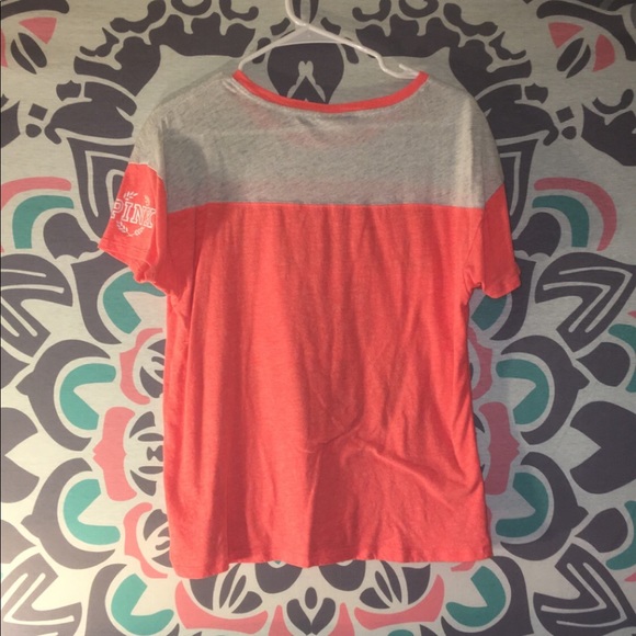 VS PINK TSHIRT 💞 - Picture 2 of 4